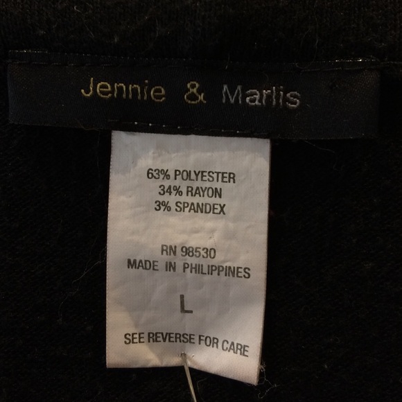 Jennie & Marlins Stretchy Sweater with vowel neck - Picture 4 of 4